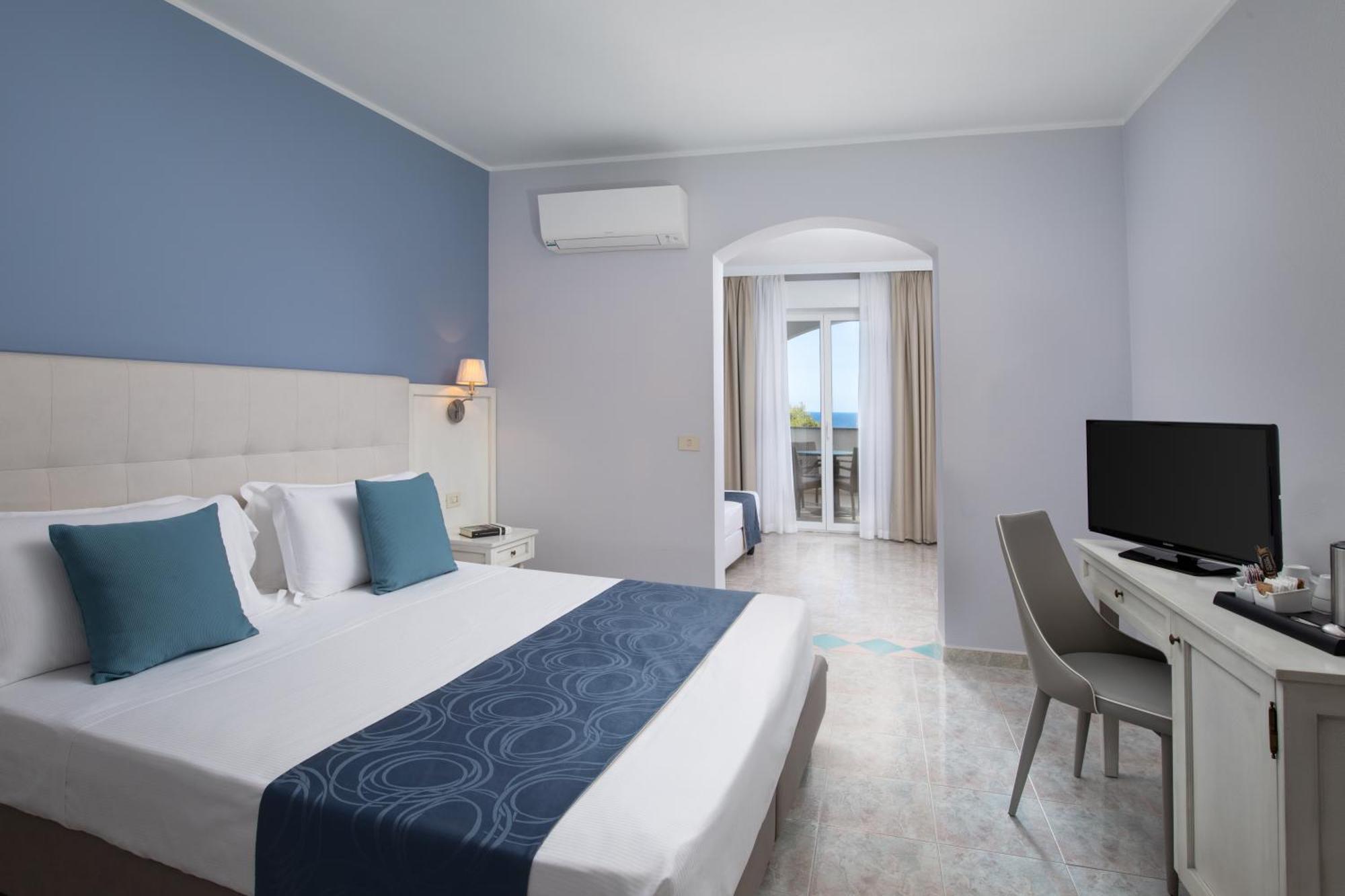 Hotel Rosa Dei Venti Castelsardo Bagian luar foto