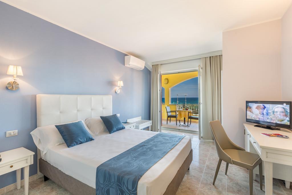 Hotel Rosa Dei Venti Castelsardo Bagian luar foto