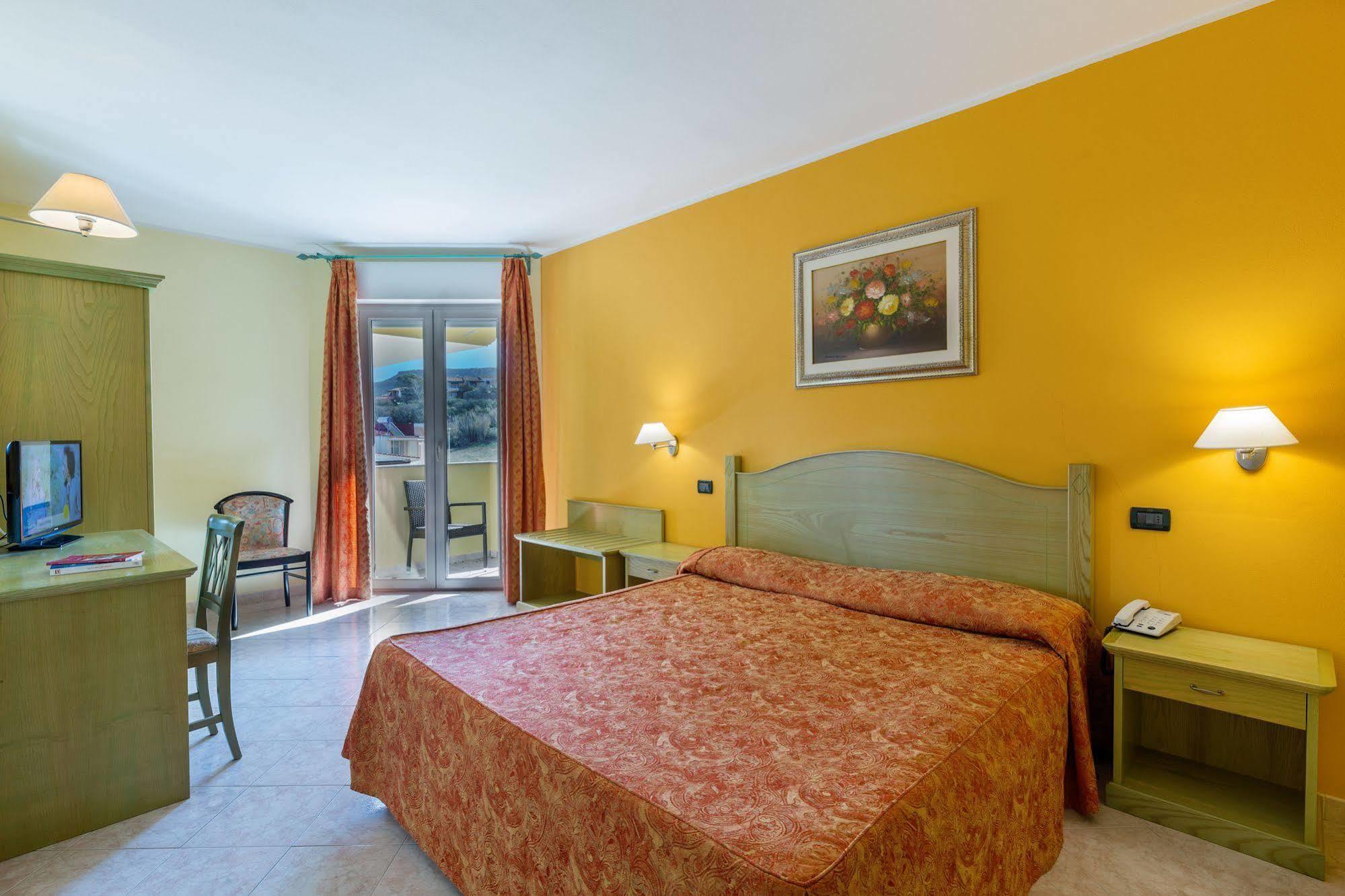 Hotel Rosa Dei Venti Castelsardo Bagian luar foto